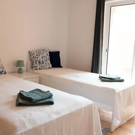 Tropical Garden View - Lagos - Meia Praia Beach Apartment *