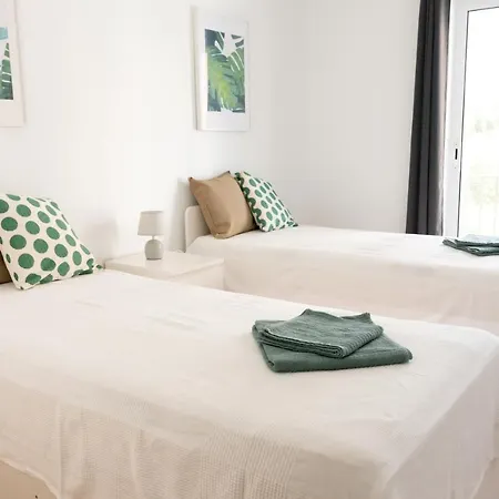 Tropical Garden View - Lagos - Meia Praia Beach *